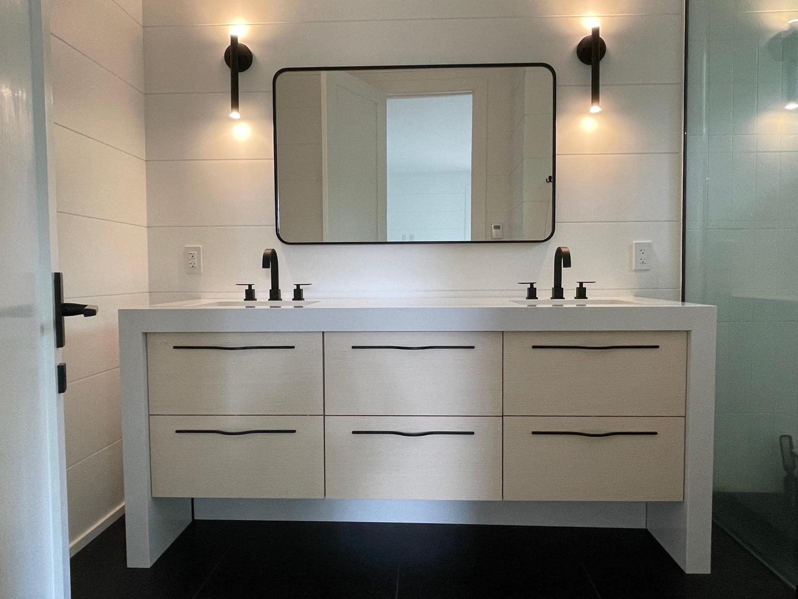 Bathroom Vanities & Cabinets